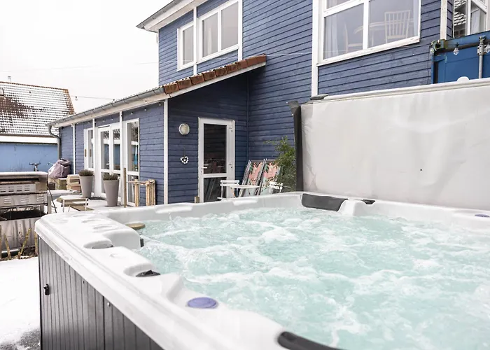 Hostel oder Ferienwohnung 1-16 Personen im BLAUEN HAUS Fehmarn